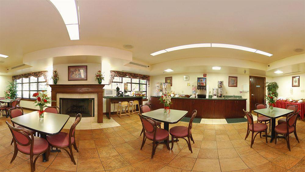 Clarion Inn & Suites Northwest Indianapolis Exterior foto