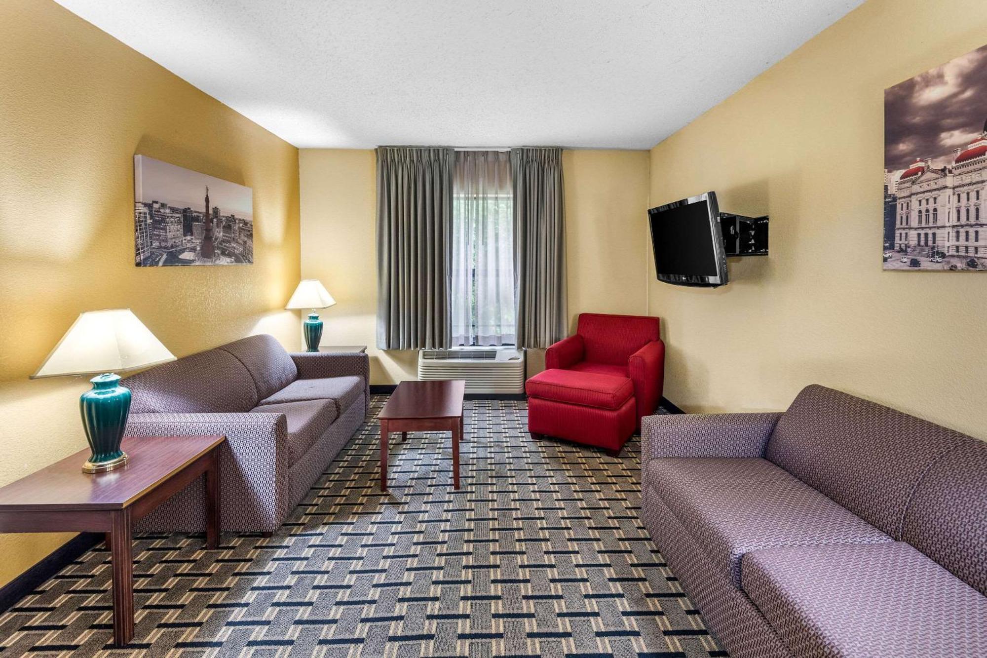 Clarion Inn & Suites Northwest Indianapolis Exterior foto