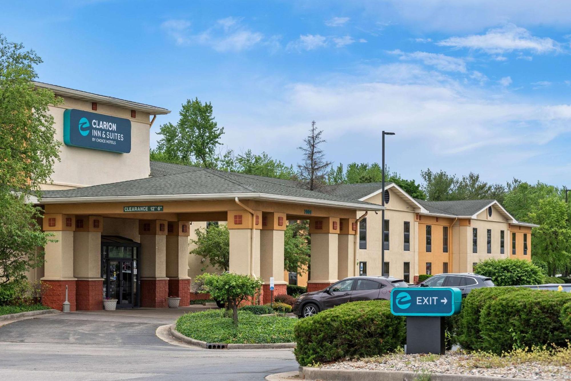 Clarion Inn & Suites Northwest Indianapolis Exterior foto